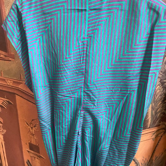 VERTIGO- Illusional Striped Shirt Sleeve Dress - Picture 5 of 11